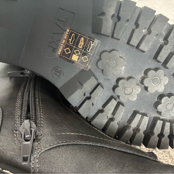 Sleek Gray Women's Combat Boots - Picture 5 of 6